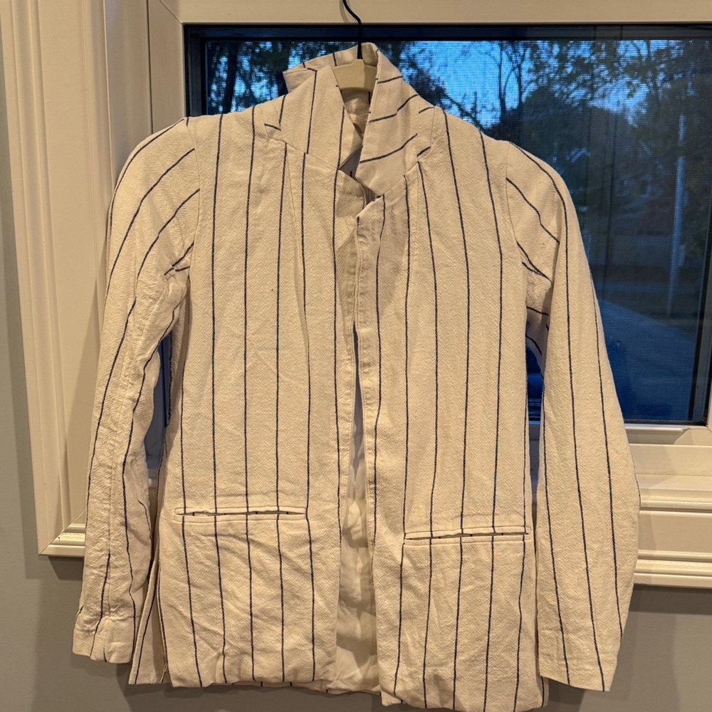 Abercrombie & Fitch White Blazer with Blue Stripes